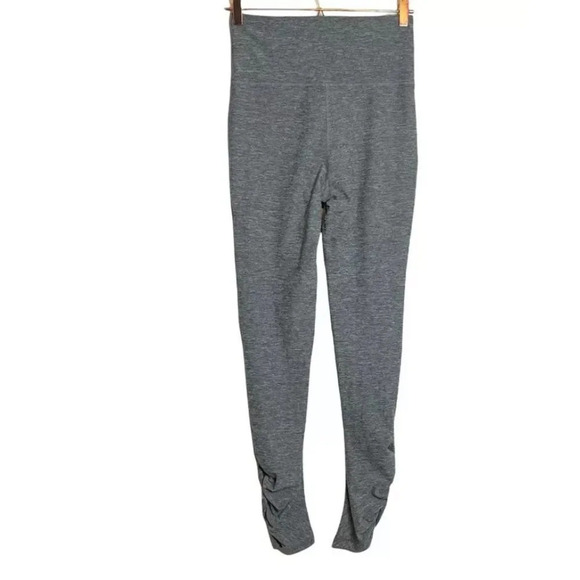 Aritzia TNA | Butter Leggings Ruched Legs Full Length Heathered Gray Logo - Picture 3 of 6